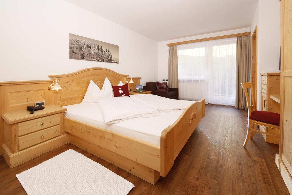 Hotel Hubertusstube Laion Exterior foto